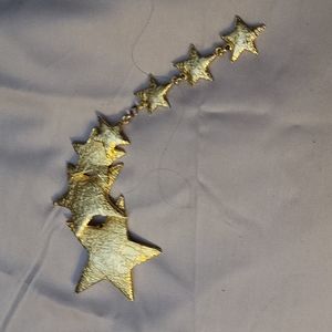 GORGEOUS GOLD ULTRA CRAFT STARS DESIGN SHOULDER PIN
